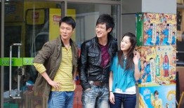 爱在屋檐下电视剧,温情岁月里的爱情与成长